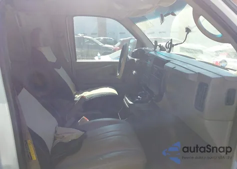 2007 Chevrolet Express Work Van z USA, uszkodzony, nr VIN 1GCGG29V571122054